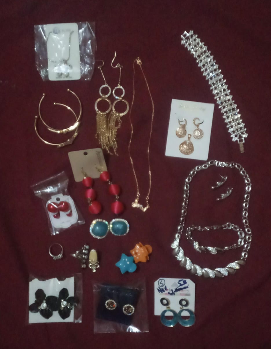 1300 JEWELLERY SET WITH FREE DELEIVERY